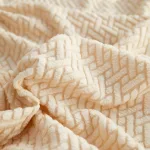 coussins de canapé beige avec housse polaire