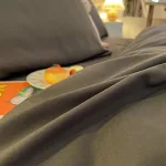 ensemble de draps housse gris foncé