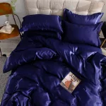 linge de lit bleu foncé satin