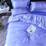 drap en satin bleu lavande