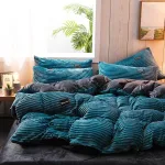 literie en velours bleu turquoise