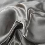 draps en satin gris type satin