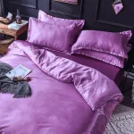 ensemble de lit mauve satin