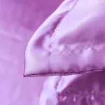 drap housse en satin mauve